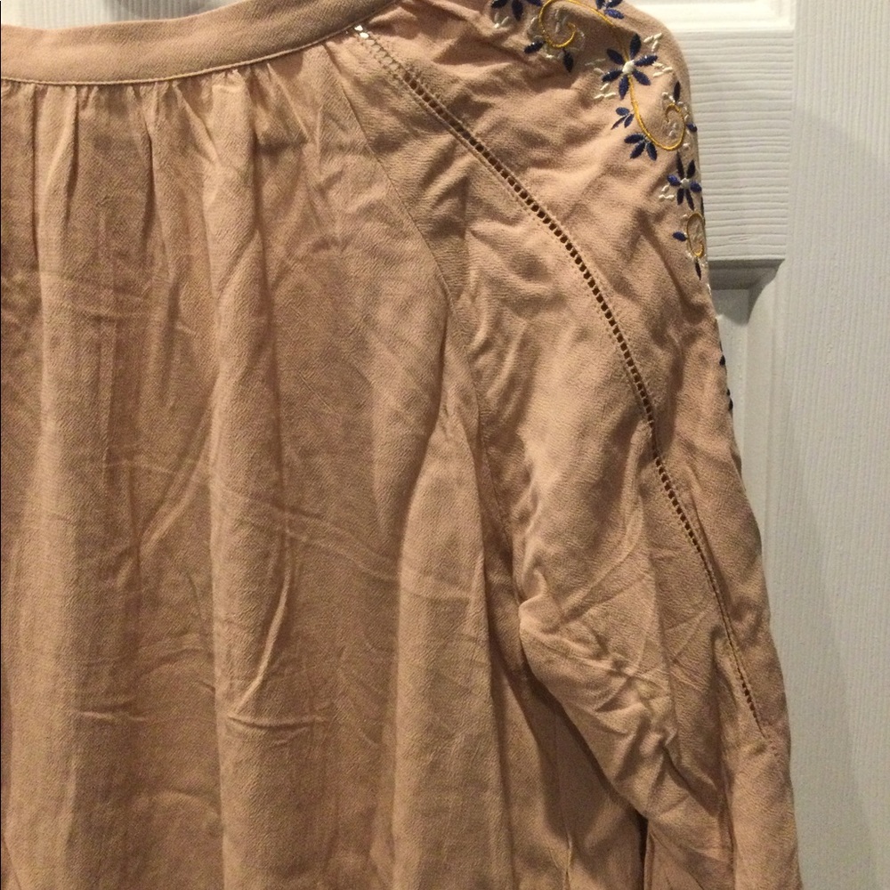 Embroidered Top - Picture 6 of 7